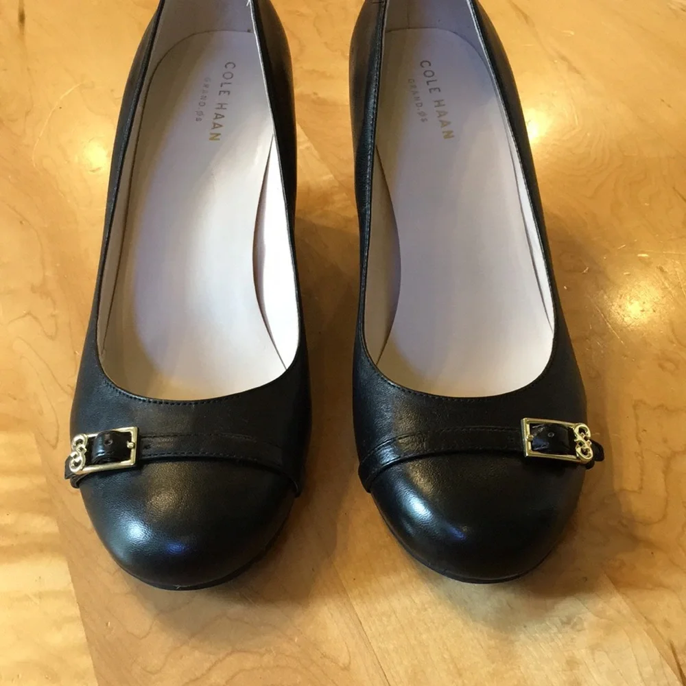 COLE HAAN | Grand Black Leather Wedge Pumps